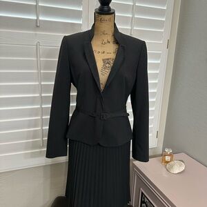 Tahari Classic charcoal grey pinstriped Women's Blazer with Belt w/pleated skirt